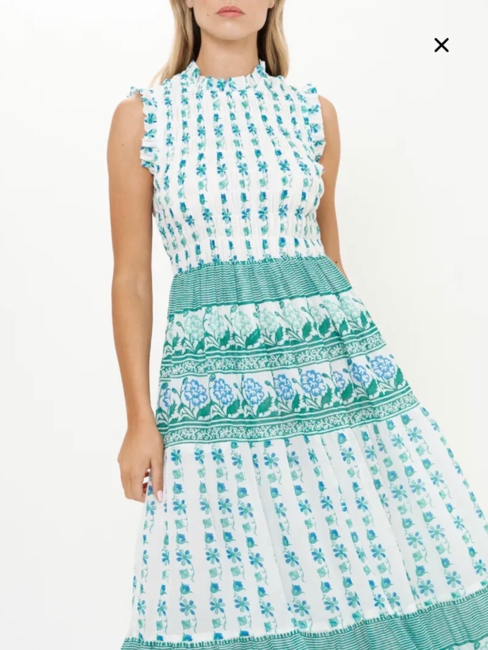 Boreggo Green Sleeveless Smocked Maxi